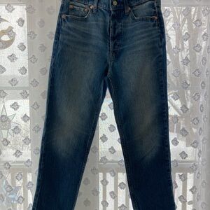 GAP women’s cheeky high rise  Blue Jeans